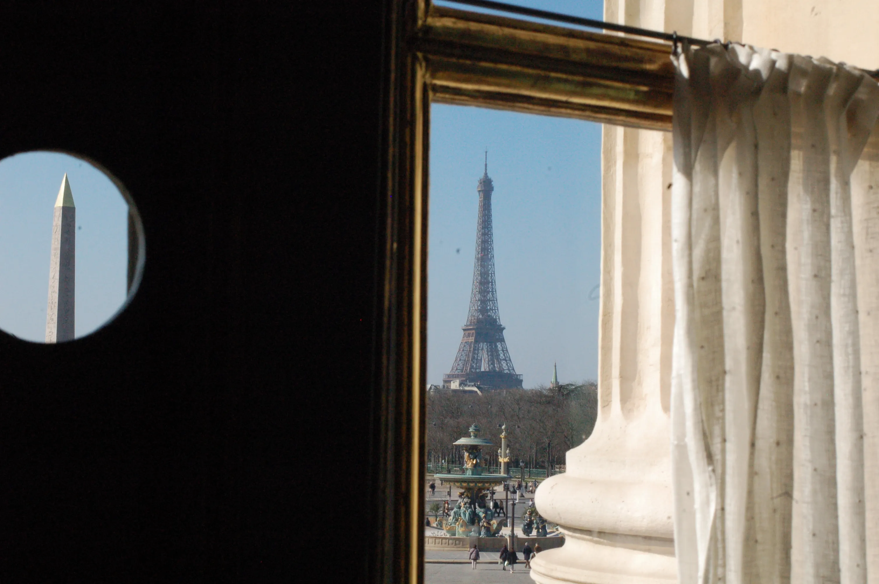 Window on Paris